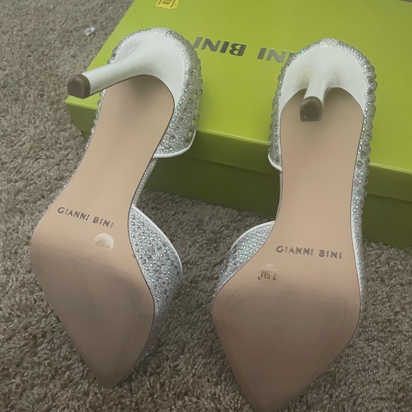 Brand-new beautiful sparkling Gianni Bini Heels - Picture 4 of 9